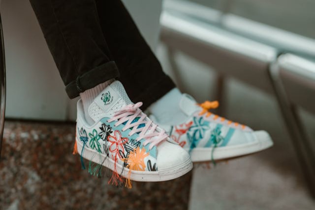 chaussures brodées
